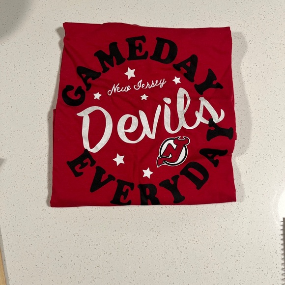 Devils-NJ Devils Female TSHIRT NHL Hockey Game Day T-Shirt, NWT, XL - Picture 3 of 8